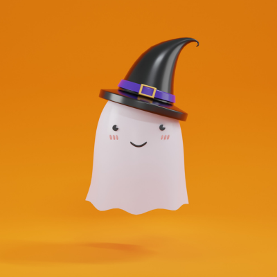 Petit fantôme mignon avec un chapeau de sorcière